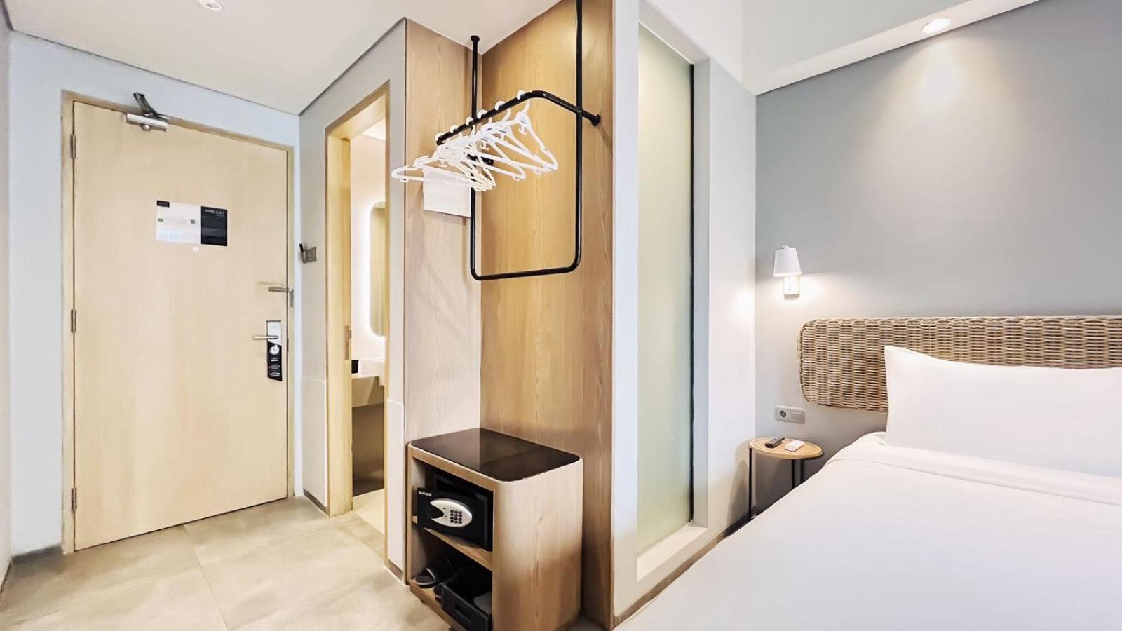 ג'קרטה Neo Hotel Puri Indah מראה חיצוני תמונה
